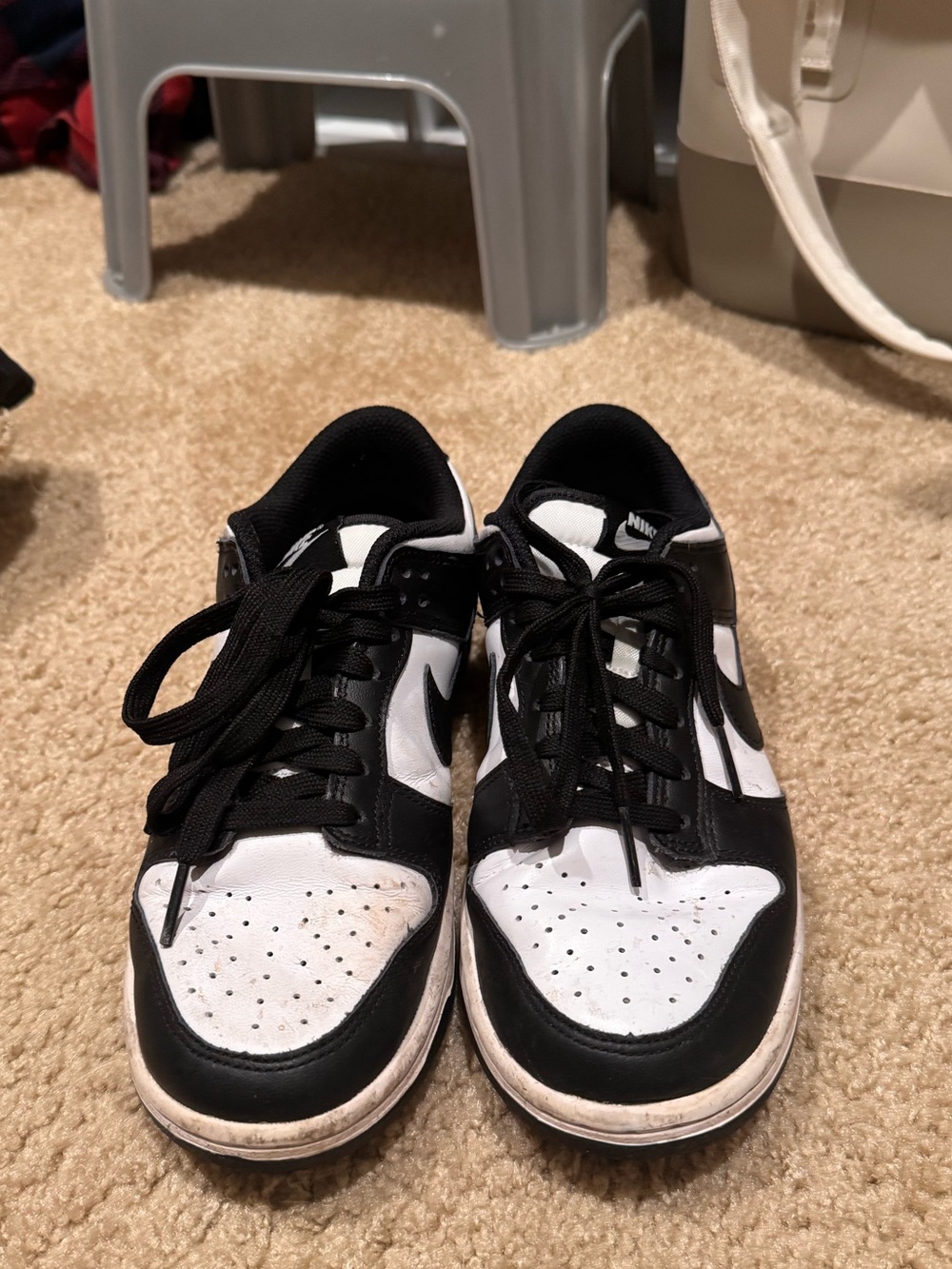 Nike Men’s Black and White Low-Top Sneakers